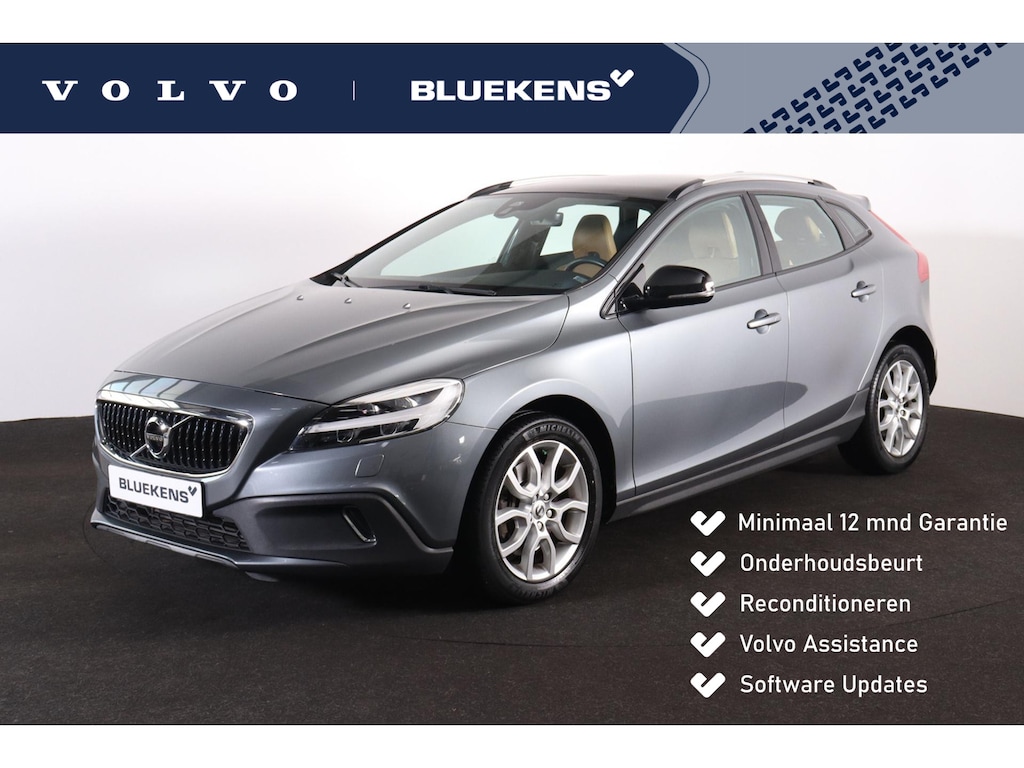 Volvo V40 Cross Country T3 Nordic+ Luxury - AUTOMAAT - Panoramadak - Parkeercamera achter - Verwarmde voorstoelen - Parkeersensoren achter - Elektr. bedienb. bestuurdersstoel met geheugen - Lederen bekleding - Navigatie - Volvo On Call - Cruise control - Standkachel - 17' LMV