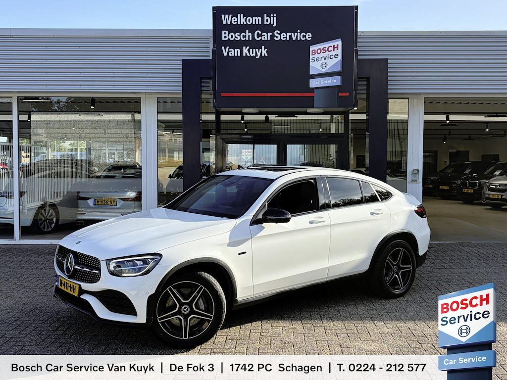 Mercedes-Benz GLC Coupe 300e 4MATIC Premium Plus / AMG-Styling / Automaat / Vol-Leder / Schuif-Kanteldak / Luchtvering / Stoelverwarming / Adaptieve Cruise-Control / 360°-Camera / Sfeerverlichting / Elektr.-Trekhaak / Elektr.-Achterklep / Apple-Carplay & Android-Auto / LED / Keyless / DAb Radio-Bluetooth / Navi / PDC V+A / 19'' LMV / ENZ.