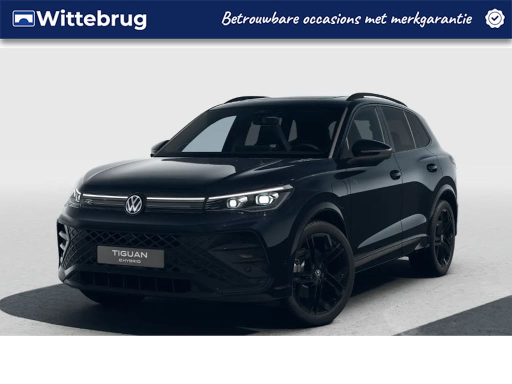 Volkswagen Tiguan 1.5 eHybrid 272PK DSG R-Line Edition / Resterende Fabrieksgarantie tot 1-10 2029 / Black Style / Trekhaak / Panoramadak / Harman Kardon / Head Up Display / 20'' LMV / VW