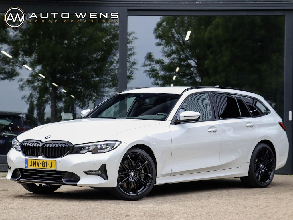 BMW 3-Serie Touring 330i High Executive Trekhaak elek.