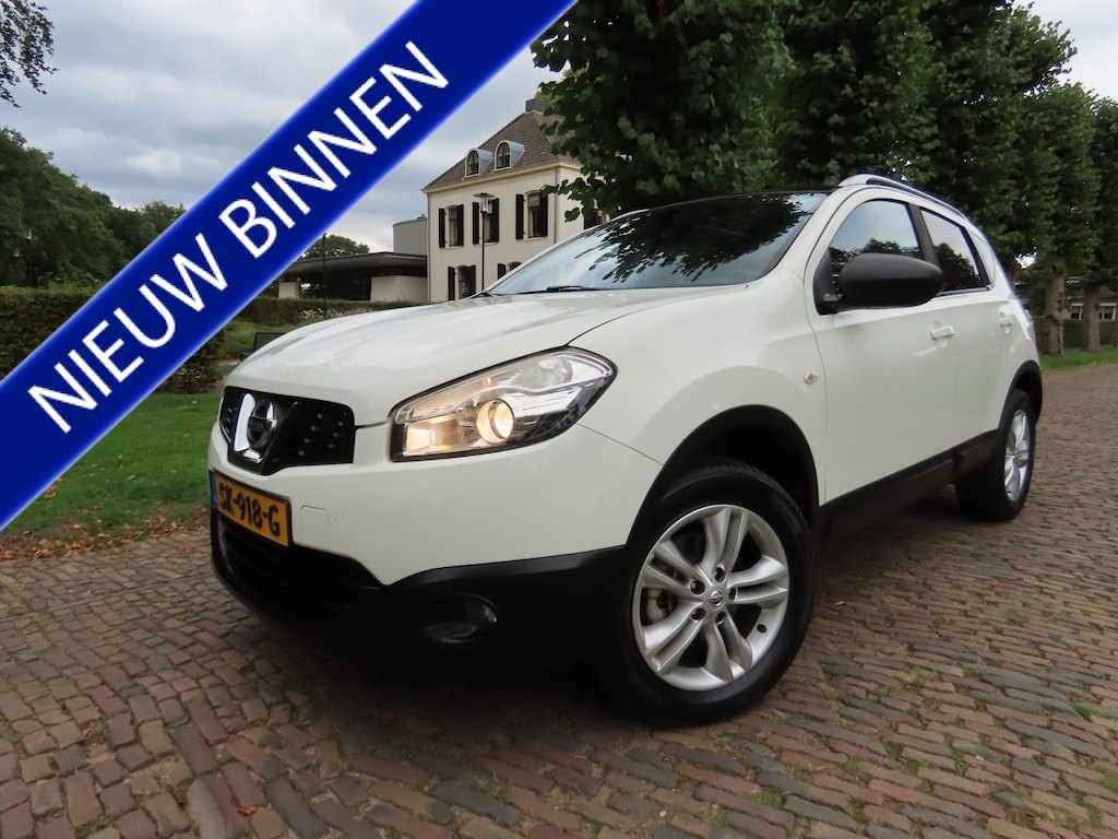 Nissan Qashqai 2.0 Acenta Ecc Cruisecontrol Panoramadak Achteruitrijcamera Navigatie Stoelverwarming Pdc Bleutooth Lm Velgen Trekhaak
