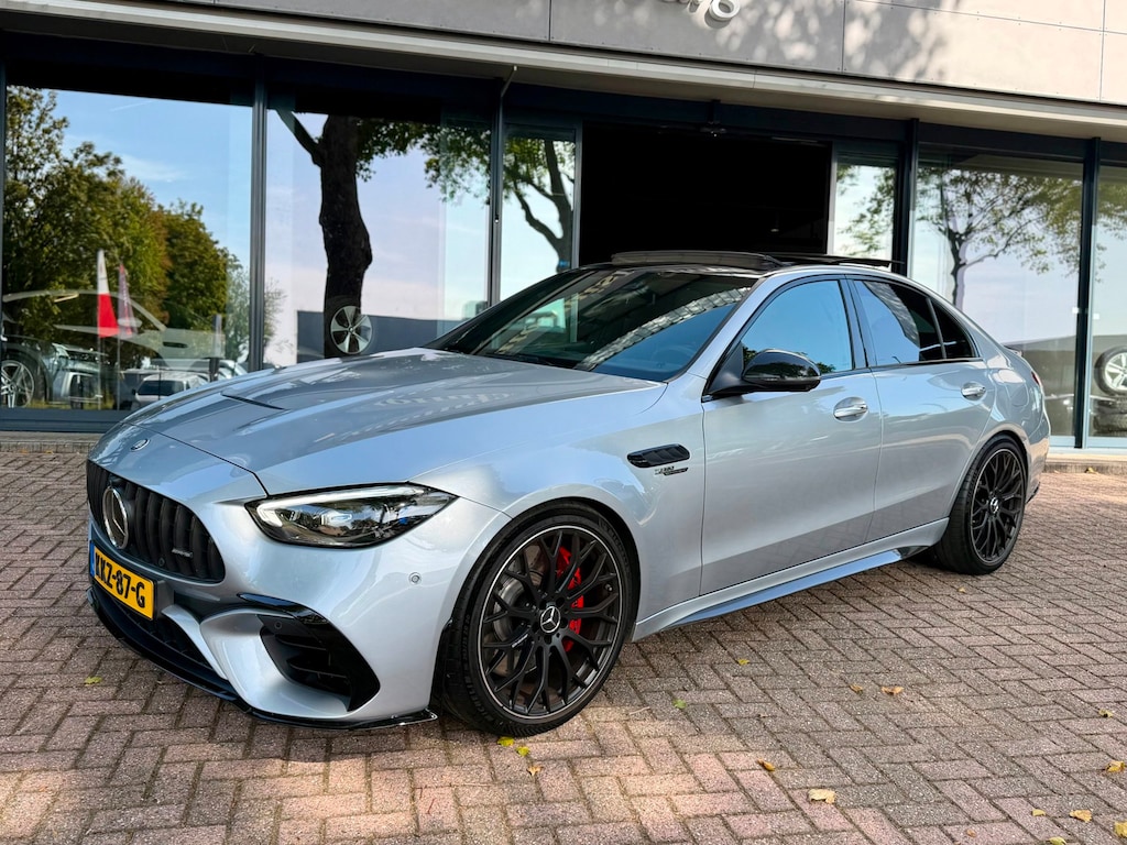 Mercedes-Benz C-klasse AMG 63 S E Performance|Schaalstoelen|Carbon|Pano|Nieuwstaat|Dealer onderhouden|Achterasbesturing