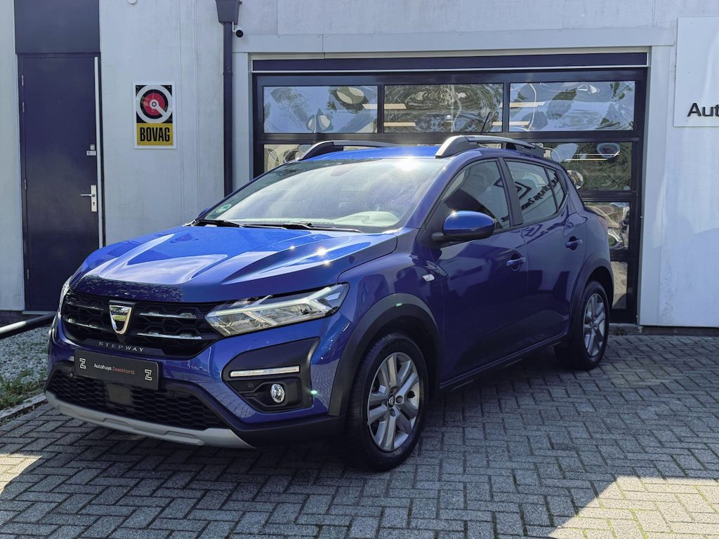 Dacia Sandero Stepway 1.0 TCe 90 Comfort Automaat | 30.840 km | Camera | CarPlay | Stoelverwarming 🚗
