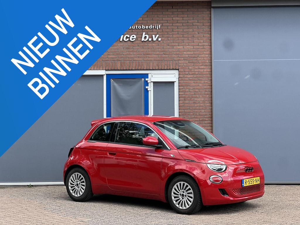 Fiat 500 RED 42 kWh | Cruise Control | Clima | Apple/Android | Stoelverw. | Rijstrooksensor | Verkeersborddetectie | Etc.