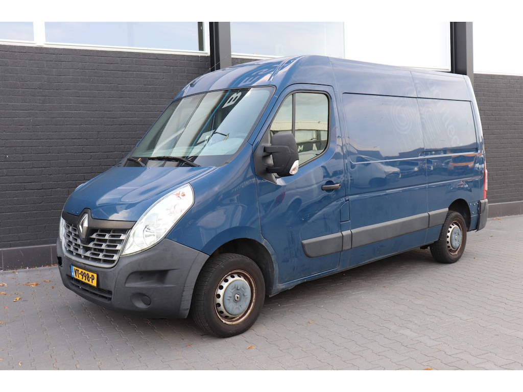 Renault Master 2.3 dCi L2H2 - Airco - Cruise - Trekhaak - €2.950,- Excl.
