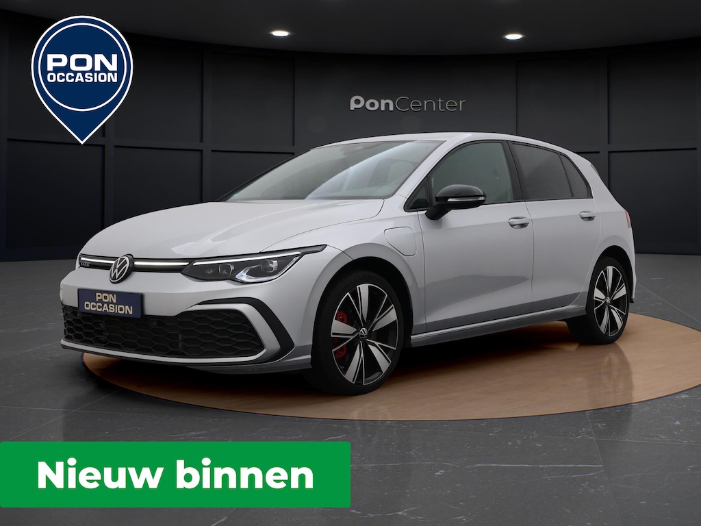 Volkswagen Golf 1.4 eHybrid GTE | Navigatie | Camera | 18" | Black Style | ACC |