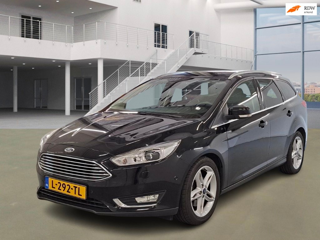 Ford Focus Wagon 1.5 Titanium|XENON|CAMERA|PSENSOR|HALFLEDER|ELEKSTOELEJ|STOELVERW|NAVI|