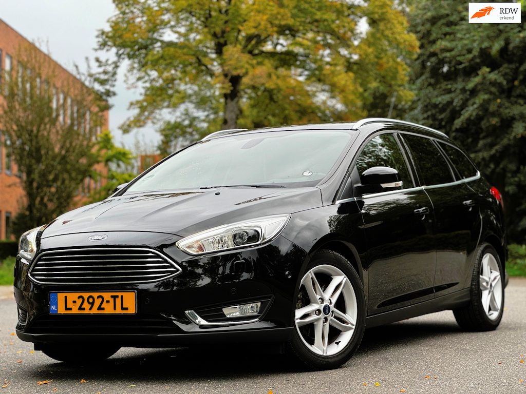 Ford Focus Wagon 1.5 Titanium|XENON|CAMERA|PSENSOR|HALFLEDER|ELEKSTOELEJ|STOELVERW|NAVI|
