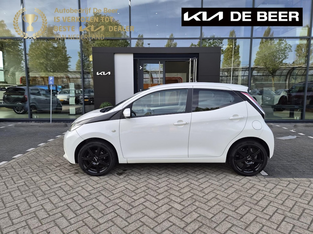 Toyota Aygo 1.0 VVT-i 69pk 5D x-play Airco/ Cruise/ LM