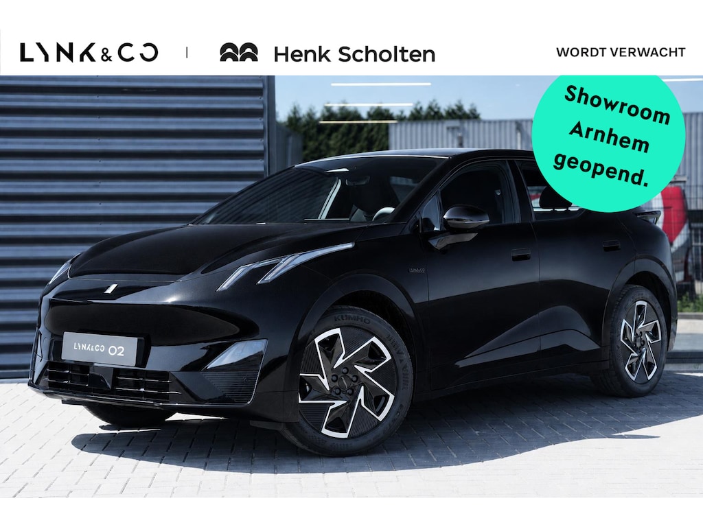 Lynk & Co 02 Business Edition 66 kWh | Uit Voorraad Leverbaar | 1600KG Trekgewicht | Stoelverwarming | Apple CarPlay | Android Auto | Achteruitrijcamera | Panoramadak | Elektrische Achterklep | Keyles Entry | Regensensor |