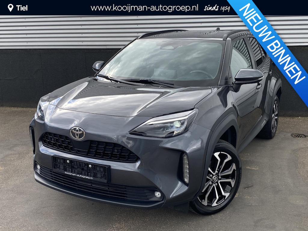 Toyota Yaris Cross 1.5 Hybrid 115 First Edition parkeersensoren Voor- & Achter, achteruitrij camera, stuurwiel verwarming, stoel verwarming, Navigatie Apple CarPlay/Android Auto