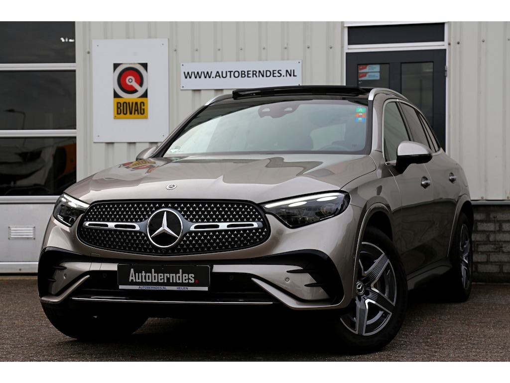 Mercedes-Benz GLC 300e Plug in hybride 4MATIC AMG Line*Perfect MB Onderh.*Airmatic/4wiel bestu./360/ACC/Massage/Koeling/HUD/Digital Light/DAB/Sfeer/Dodehoek/Apple Carplay-Android/Parkeersens.V+A/19 inch LM*