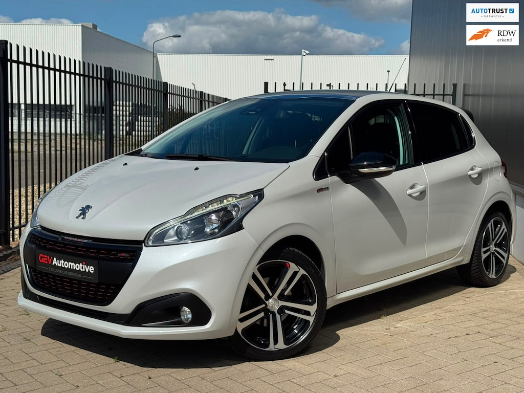 Peugeot 208 1.2 PureTech GT-line Camera Panorama Carplay Cruise control