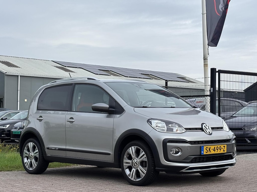 Volkswagen Up! 1.0 BMT cross up! cruise camera pdc bluetooth