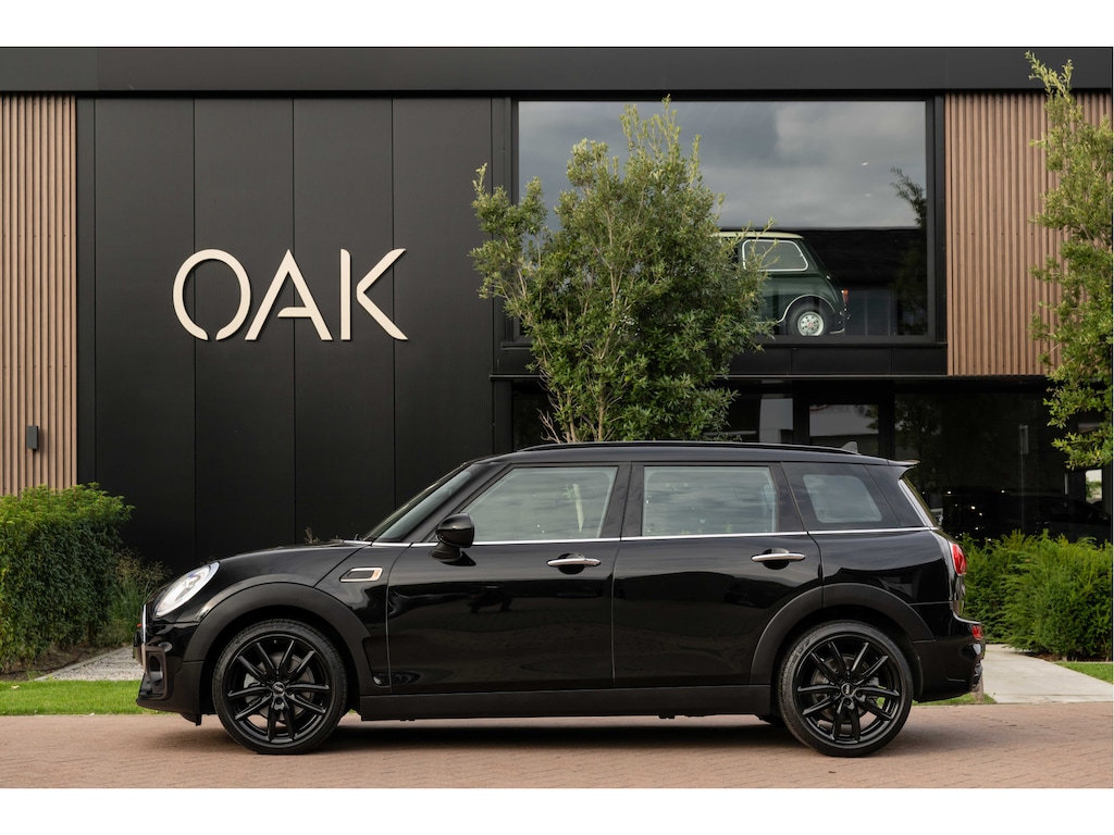 MINI Clubman 1.5 Cooper | JCW-Trim | Navigatie | Half Leder | PDC | 17"LM | Midnight Black