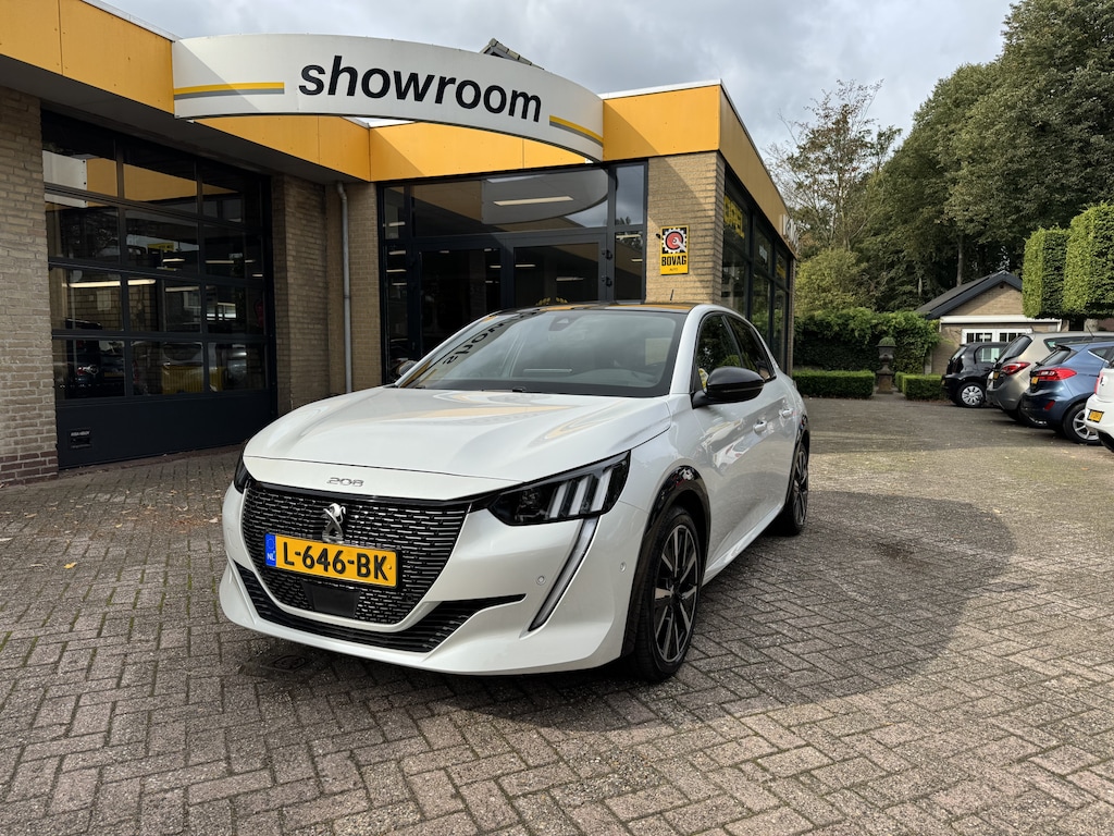 Peugeot 208 1.2 PureTech GT Pack Climate Control 3D Cockpit Pano Carplay