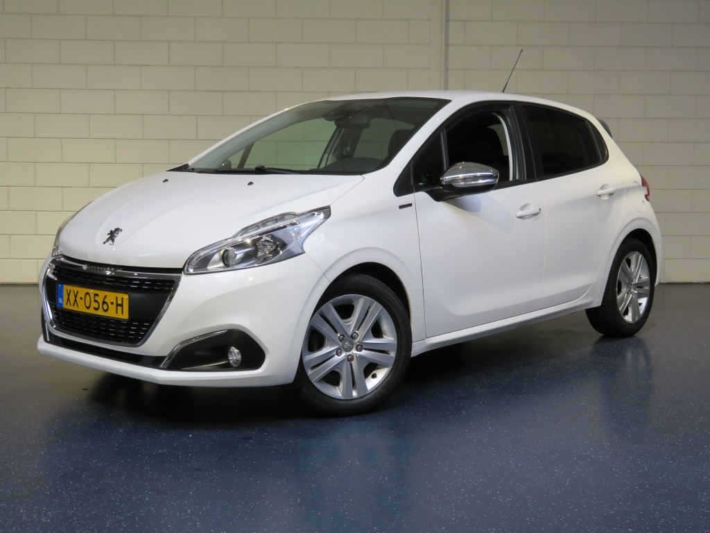 Peugeot 208 1.2 PureT. Signature