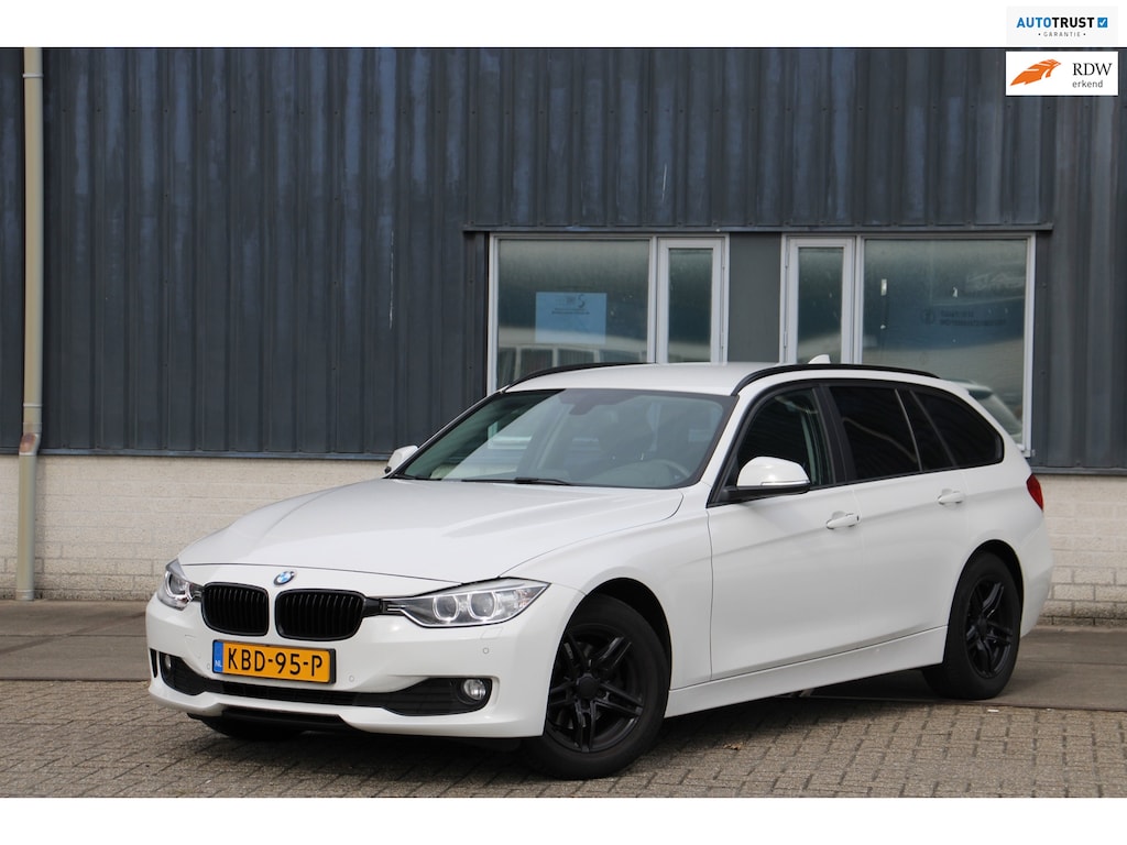 BMW 3-Serie Touring 316i Business Navi Cruise BT Stoelverw Park. Sensor. Elekt. Achterkl.