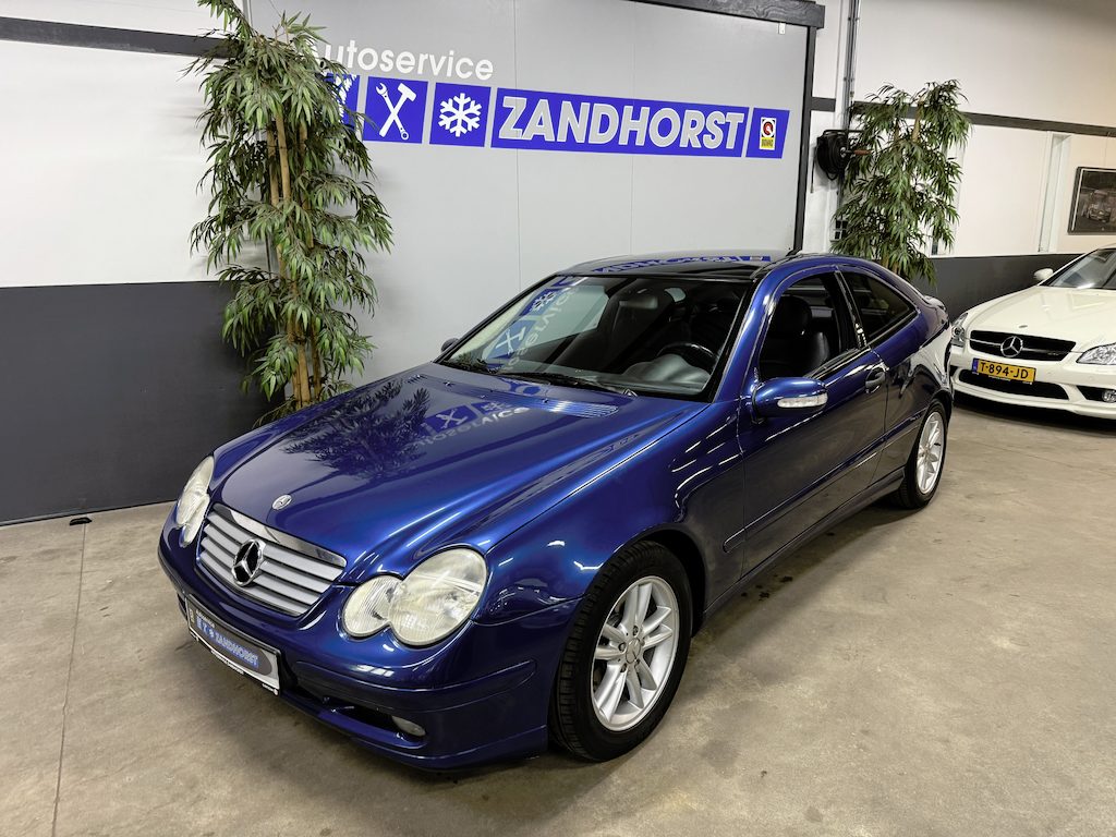 Mercedes-Benz C-klasse Sportcoupé 200 K. // Apk tot 14-08-2027 // Autom. // Panodak