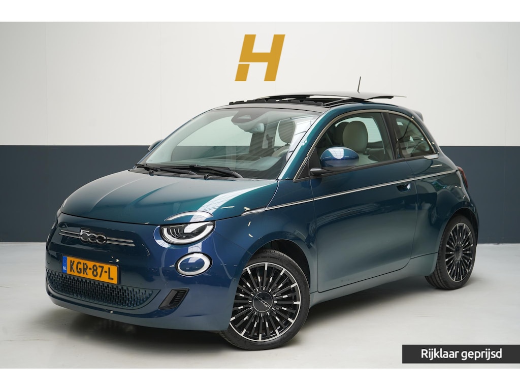 Fiat 500e La Prima 42 kWh | SoH 90,6% | Schuif/kanteldak | Carplay | Adaptive cruise | Parkeersensoren | Pack winter | Lm velgen