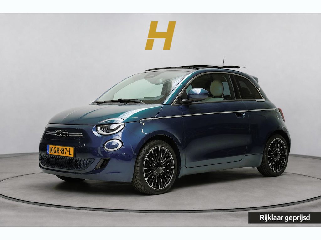 Fiat 500e La Prima 42 kWh | SoH 90,6% | Schuif/kanteldak | Carplay | Adaptive cruise | Parkeersensoren | Pack winter | Lm velgen