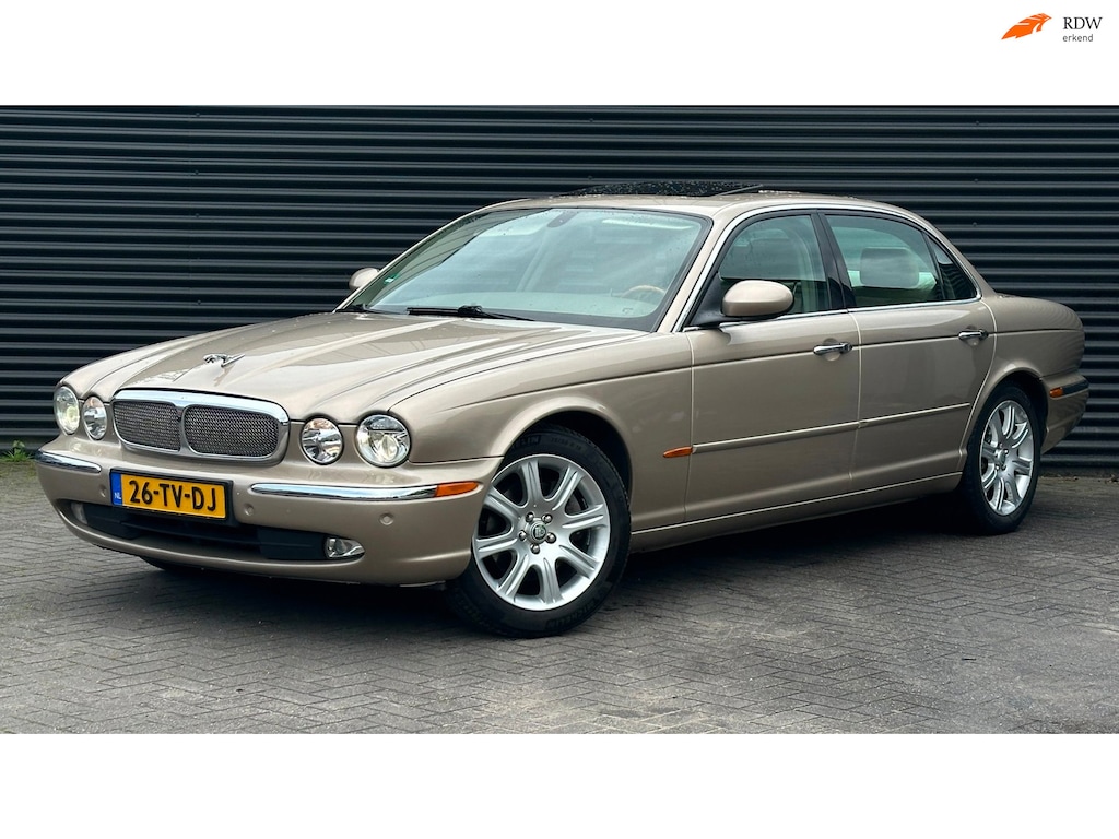 Jaguar XJ 4.2 V8 LWB | Schuifdak | Keurige staat | PDC |