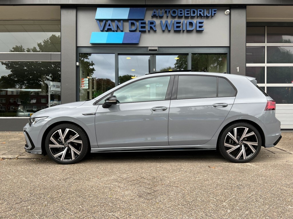 Volkswagen Golf 1.5 eTSI 150 pk DSG R-LINE   Panoramadak  IQ LIGHT   Achteruitri
