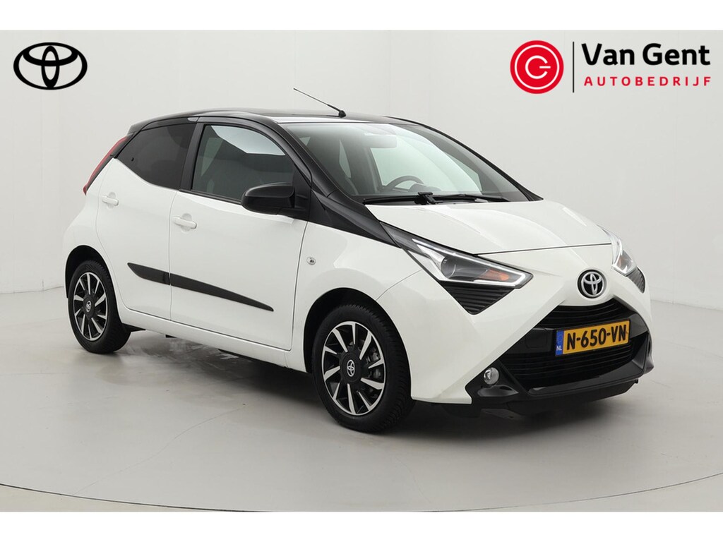 Toyota Aygo 1.0 VVT-i x-cite ultimate | Apple Carplay / Android Auto | Clima | Camera | 15 inch | Privacy glas | Bluetooth | DAB