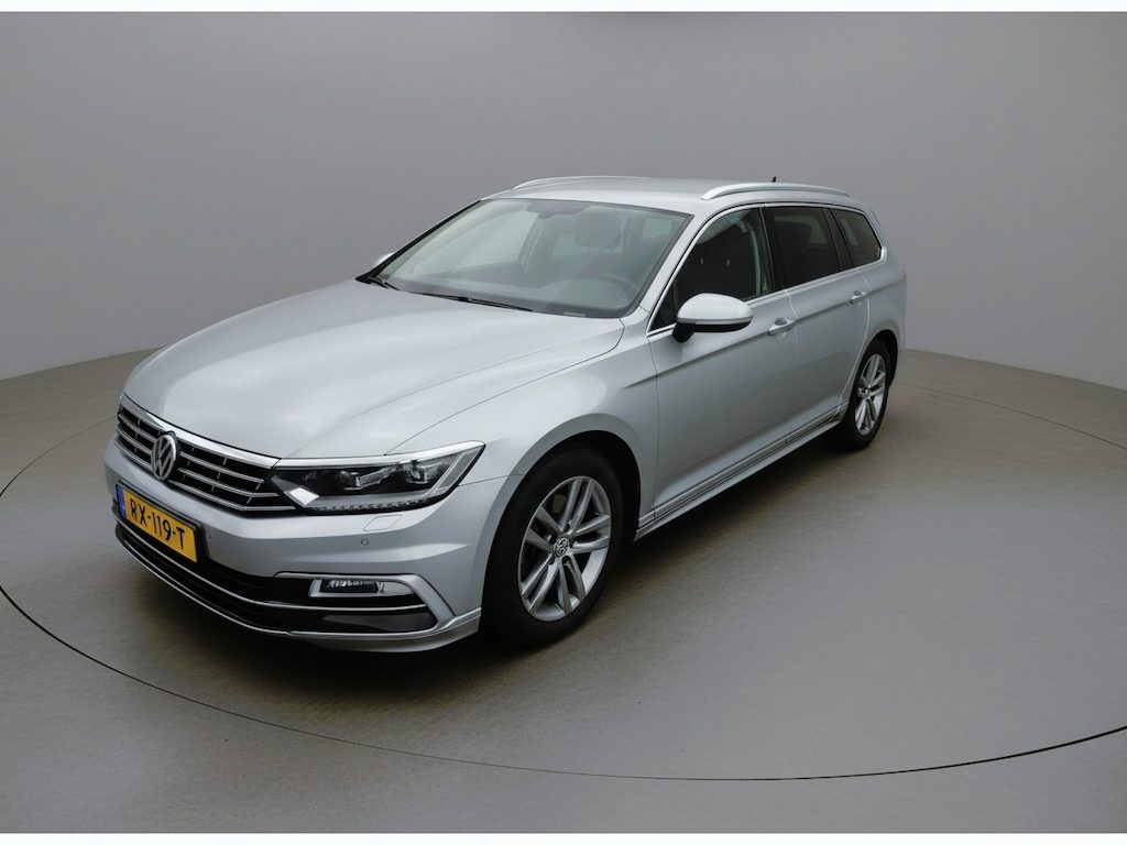 Volkswagen Passat Variant 1.4 TSI Highline Business R, Clima, ACC, Navi, Stoelverwarming, Led, PDC, NAP