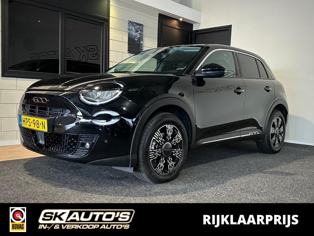 Fiat 600 1.2 HYBRID URBAN l NAP l AUTOMAAT l CARPLAY l CAMERA l KEYLESS l RIJKLAAR l
