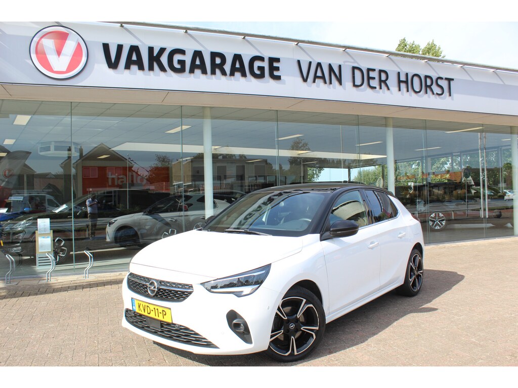 Opel Corsa 1.2 GS Line 100PK TURBO In nieuwstaat verkerende Opel Corsa ! Autm. airco, cruise cntrl, lane assist, panoramadak, verwarmde stoelen, LM wielen, camera, pdc v+a, navigatie by Apple Carplay/Android auto, metallic, LED verl. etc.