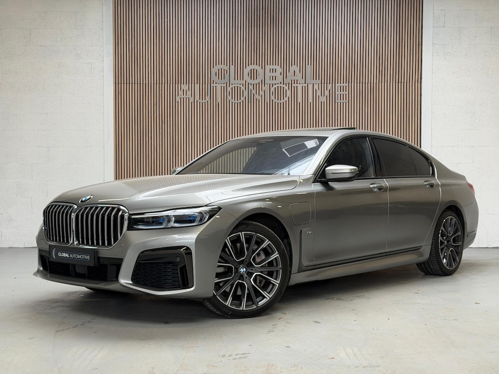 BMW 7-Serie 745e High Executive - NL AUTO - M PAKKET - SCHUIFDAK - NAPPA - ALCANTARA HEMEL - 20''