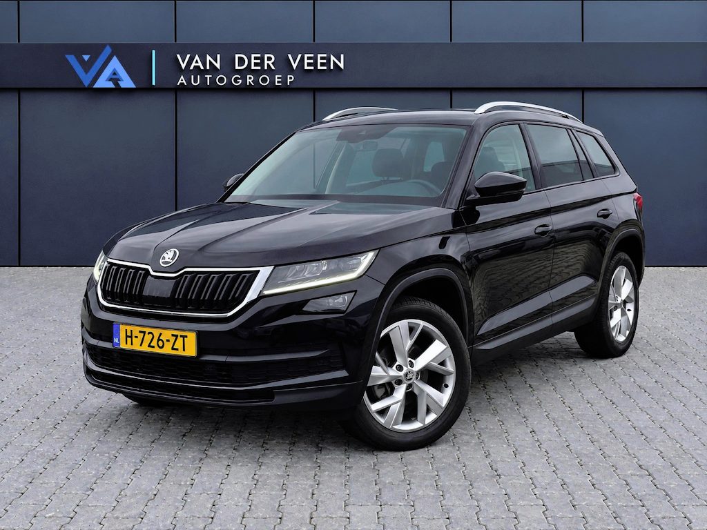 Skoda Kodiaq 1.5 TSI Limited Business Edition 7p. | Incl. 12 maanden garantie | Trekhaak | Apple carplay/Android auto | Parkeersensoren | Achteruitrijcamera | Stoelverwarming | Canton audio | Elektrische kofferklep | Lichtmetalen velgen