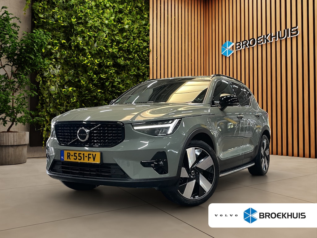 Volvo XC40 1.5 T4 Plug-in hybrid Plus Dark | Trekhaak | 20" Velgen | Harman/Kardon | Memory | Pilot Assist