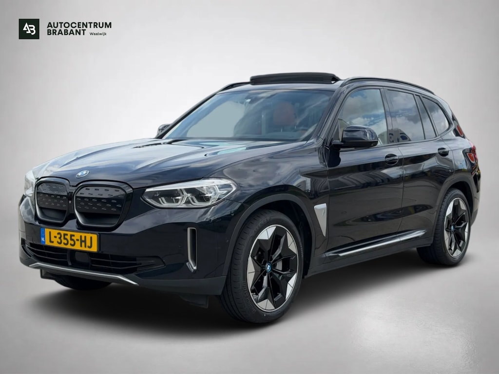 BMW iX3 High Executive 80 kWh M-pakket SOH 96% (1e eig, NL-auto, Dealer OndH, Panoramadak, Navi Pro, Camera, H&K, Autopilot, Etc))