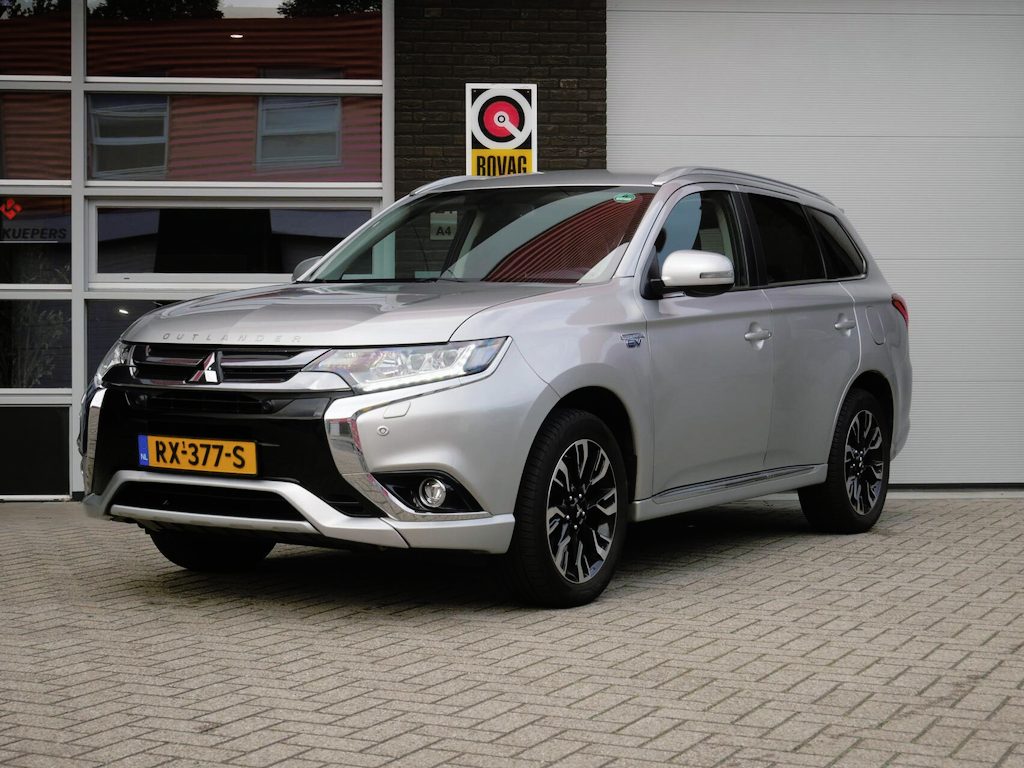 Mitsubishi Outlander 2.0 PHEV Premium Trekhaak| Camera| NAP