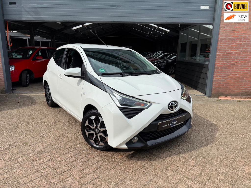 Toyota Aygo 1.0 VVT-i x-play| AUTOMAAT|CARPLAY/CAMERA | TEAM/KM