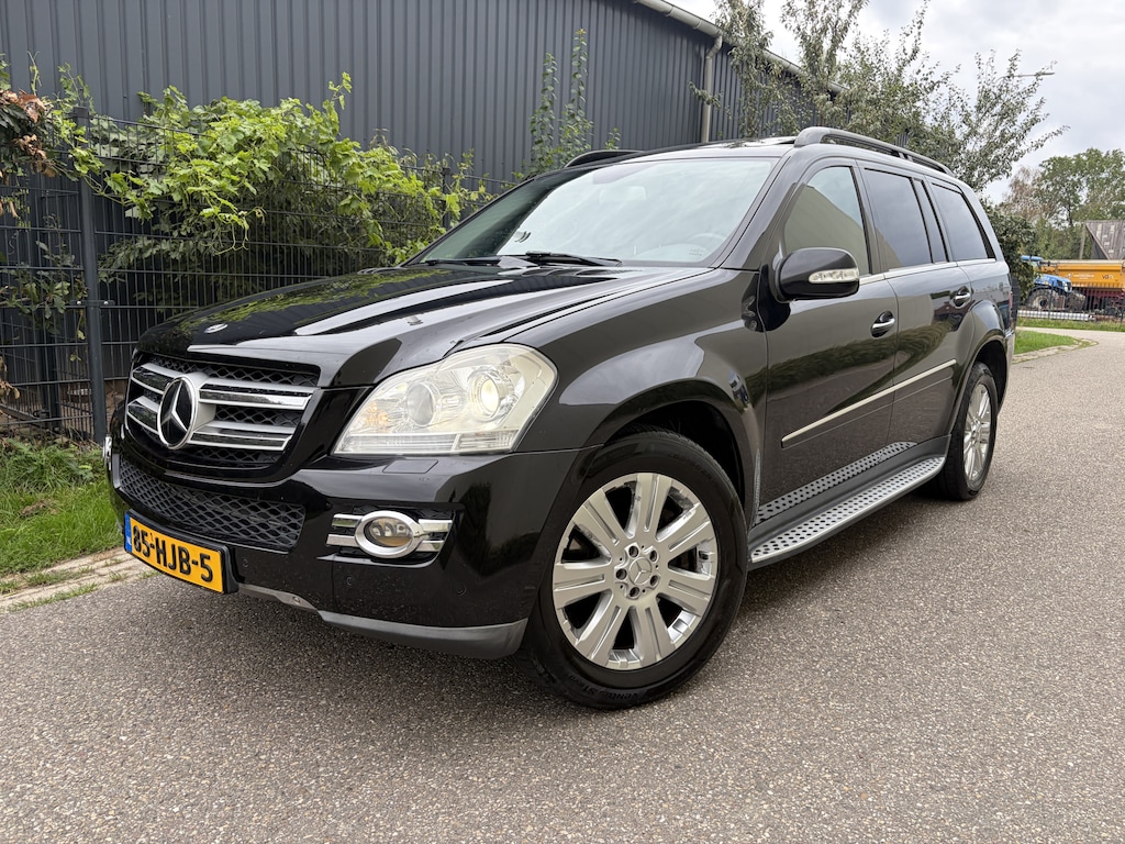 Mercedes-Benz GL 450 / AUTOMAAT / SCHUIFDAK / NAVI / 7 PERSOONS / LEER / YOUNGTIMER