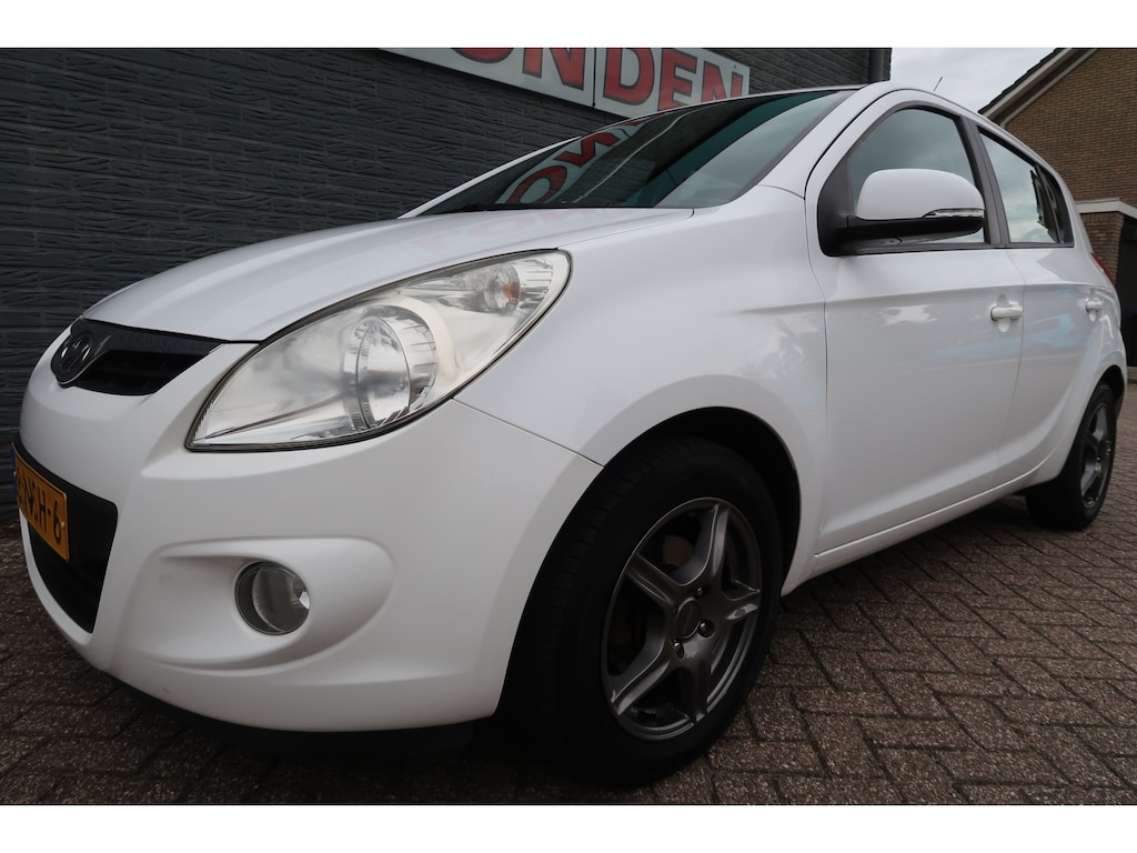 Hyundai i20 1.2i i-Motion Bij ons bedrijf in onderhoud geweest