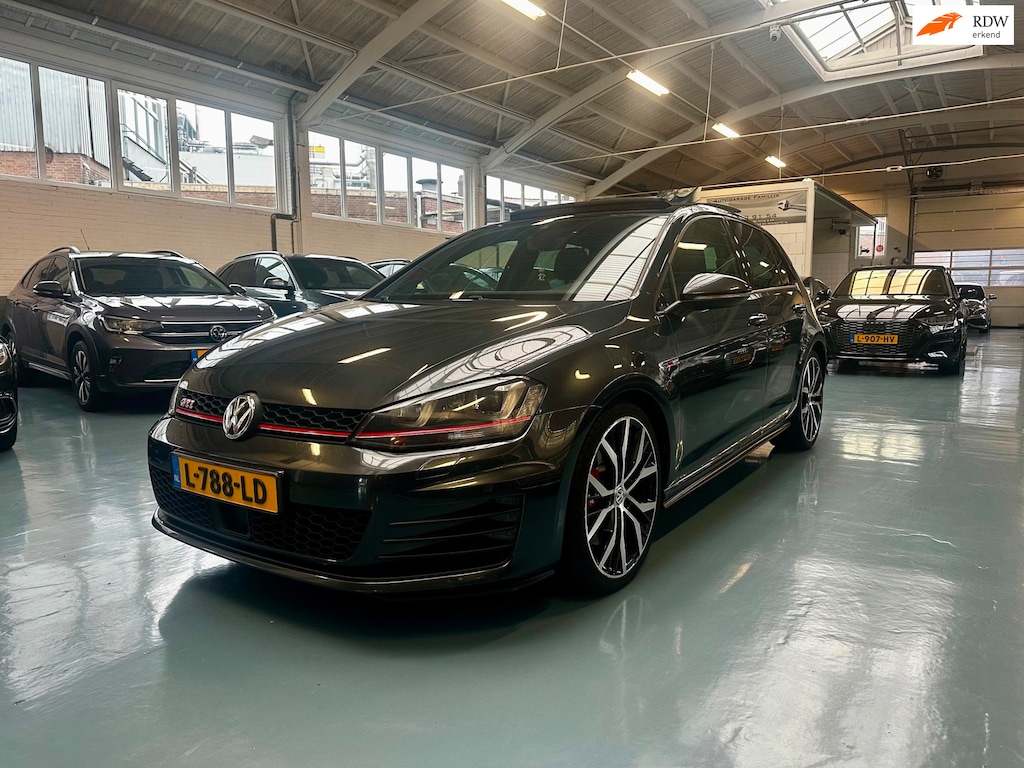 Volkswagen Golf 2.0 TSI GTI Performance