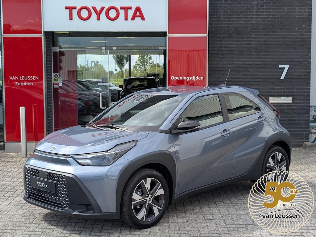 Toyota Aygo X Hybrid 115 Play GO PACK LICHTMETAAL APPLE & ANDROID CRUISE CONTROL METALLIC LAK