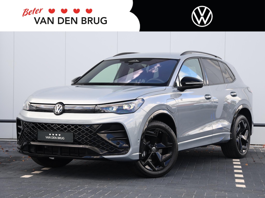 Volkswagen Tiguan 1.5 eHybrid R-Line Business 204pk DSG | Black Style | Trekhaak | Stoelverwarming | Navigatie | 360 Camera | LED Matrix | Cruise control | Keyless |
