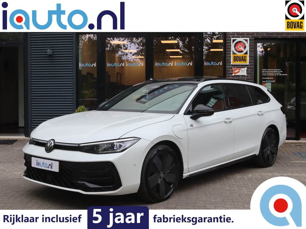 Volkswagen Passat Variant 1.5 eHybrid 272PK R-Line Black Style+ Leder/Pano/IQ.Light/360/Headup/HK/Navi Max/ACC/19"/Trekhaak wegkl.