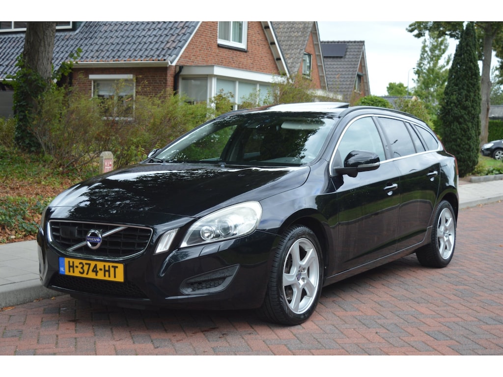 Volvo V60 2.0T Momentum