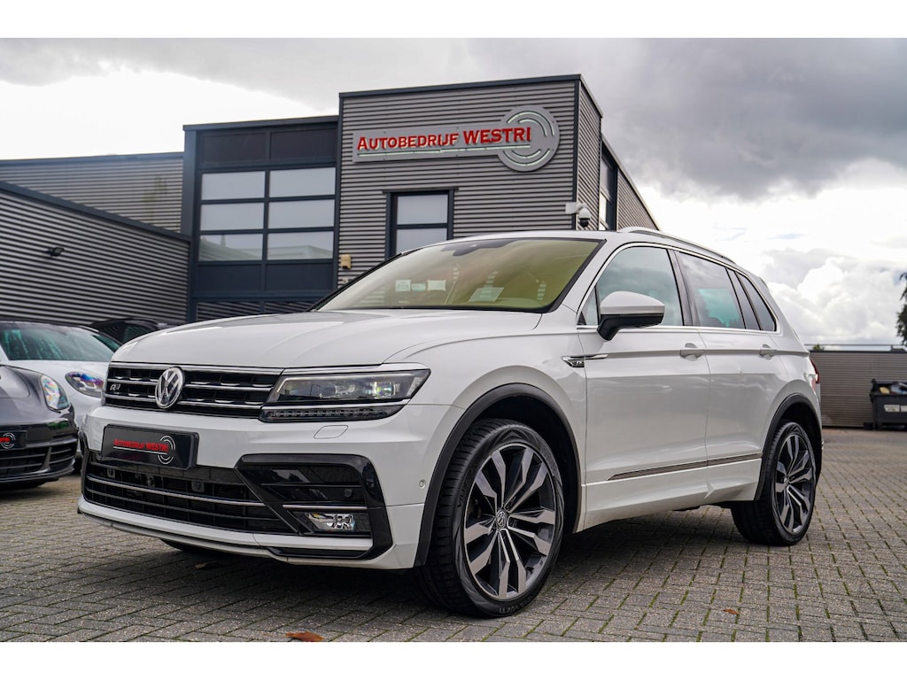 Volkswagen Tiguan 2.0 TSI 4Motion Highline R-Line | 230PK | Panorama | Dynaudio | 360 cam | Head up | Trekhaak | Luxe leder | LED