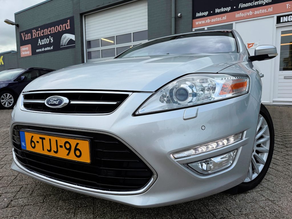 Ford Mondeo 1.6 EcoBoost Platinum met elec schuifdak en navigatie en bluetooth en dealer onderhouden