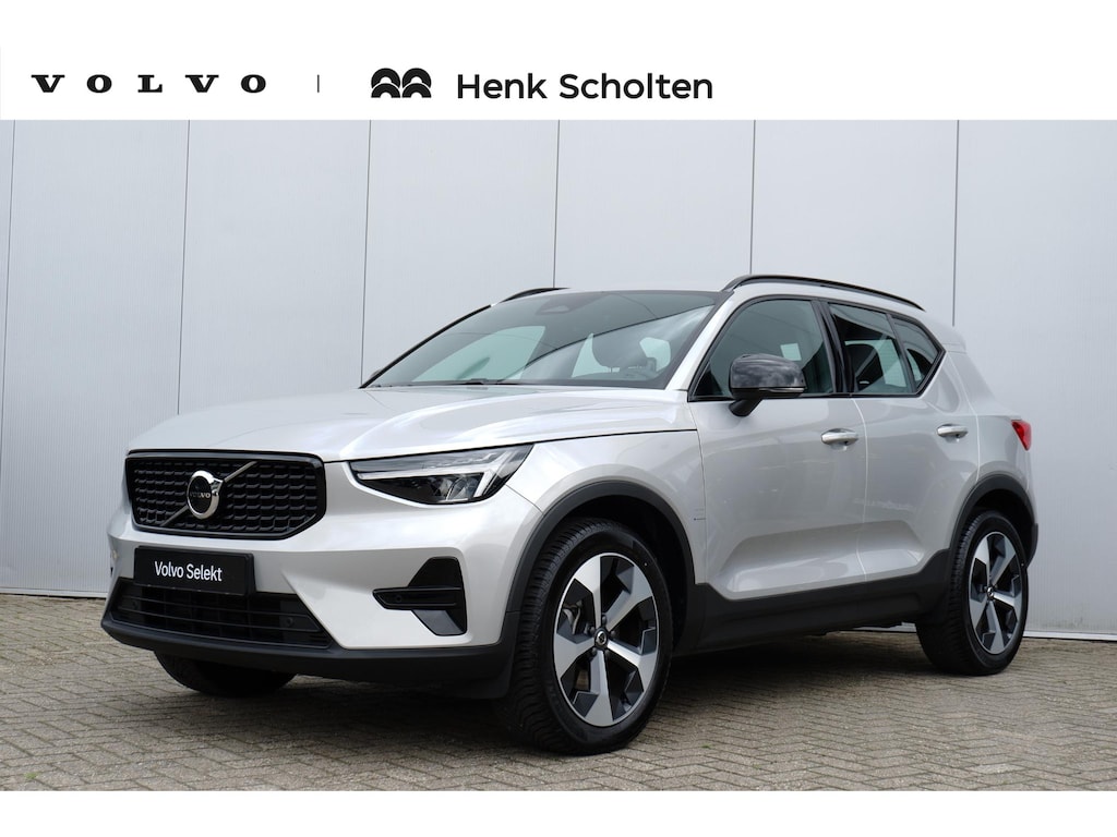 Volvo XC40 2.0 B4 Plus Dark |Premium Audio By Harman en Kardon|Trekhaak Semi Elektrisch | Google Services | Verwarmbare Voorruit | Adaptieve Cruise Control Met Stuurhulp | BLIS Dodehoekdetectie | Keyless Entry | Elektrische Achterklep Met Sensorsturing | Verwarmbare Voorstoelen | Stuurverwarming | Park Assist Voor & Achter incl. Achteruitrijcamera