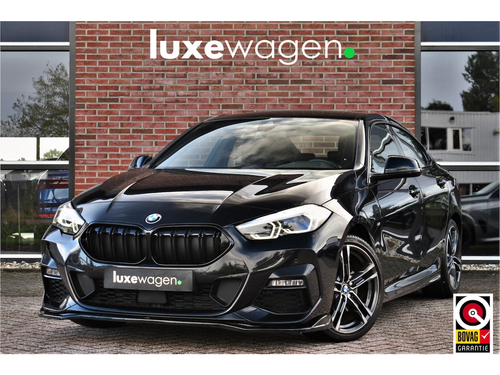 BMW 2-serie Gran Coupé 218i M-Sport Shadowline Trekhaak 18inch Live-cockpit Sfeerverlichting