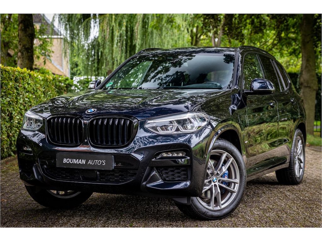 BMW X3 xDrive30e M Sport Carbonschwarz Adaptive Cruise Harman Kardon Head Up 360 Camera