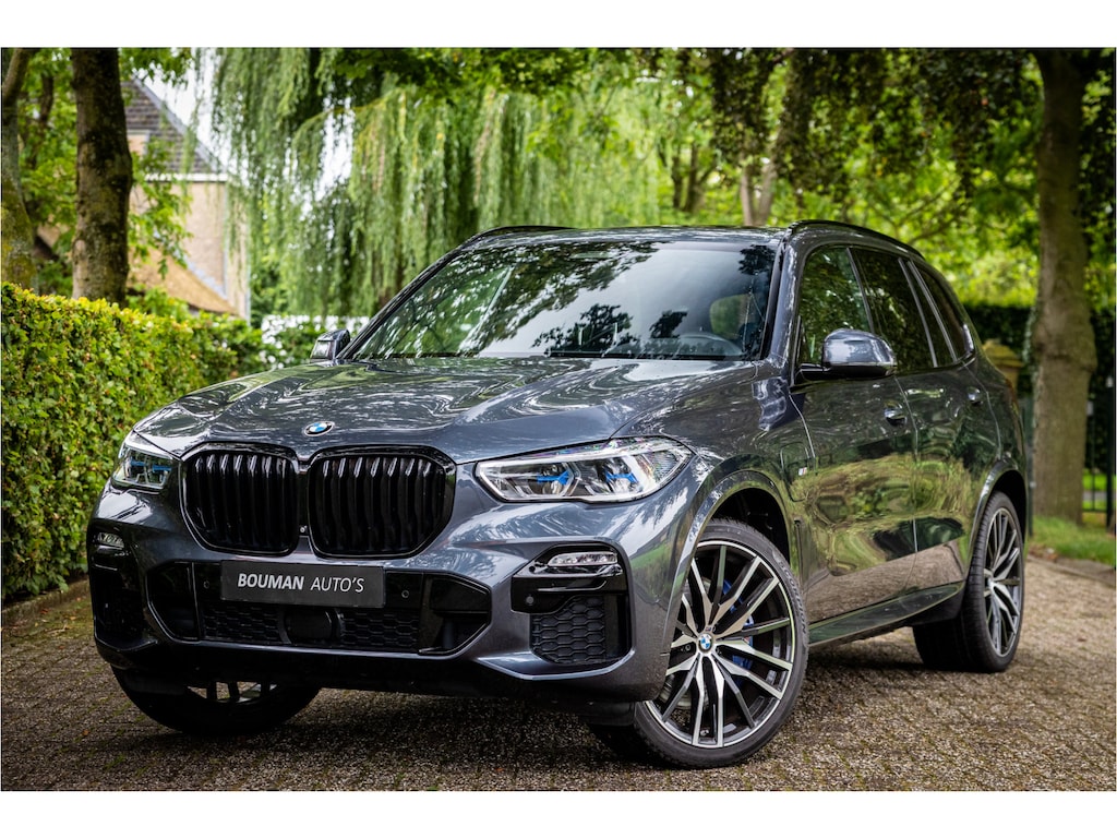BMW X5 xDrive45e M Sport Sky Lounge Laser Soft Close 22" Vierwielbesturing Harman Kardon Skylounge